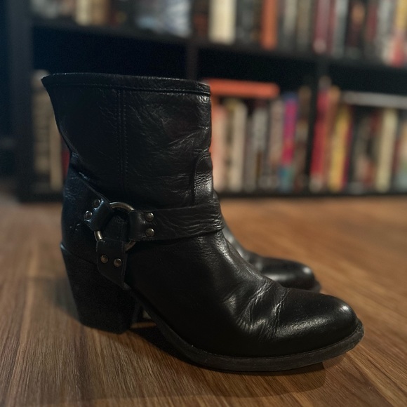 Women’s Frye black leather booties size 9 - Picture 5 of 5